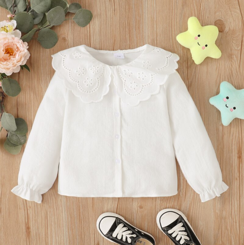 Camiseta con botones para niña de 1 a 6 años, cuello de encaje hueco, manga larga blanca, versión coreana encantadora, ropa para niño niña de otoño