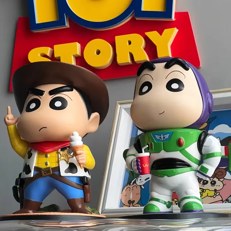 Figuras de Acción de Anime Crayon Xiaoxin, Woody y Buzz Lightyear, Adorno para Coche, Decoración de Escritorio, Estatua Coleccionable, Juguete, Regalo Sorpresa