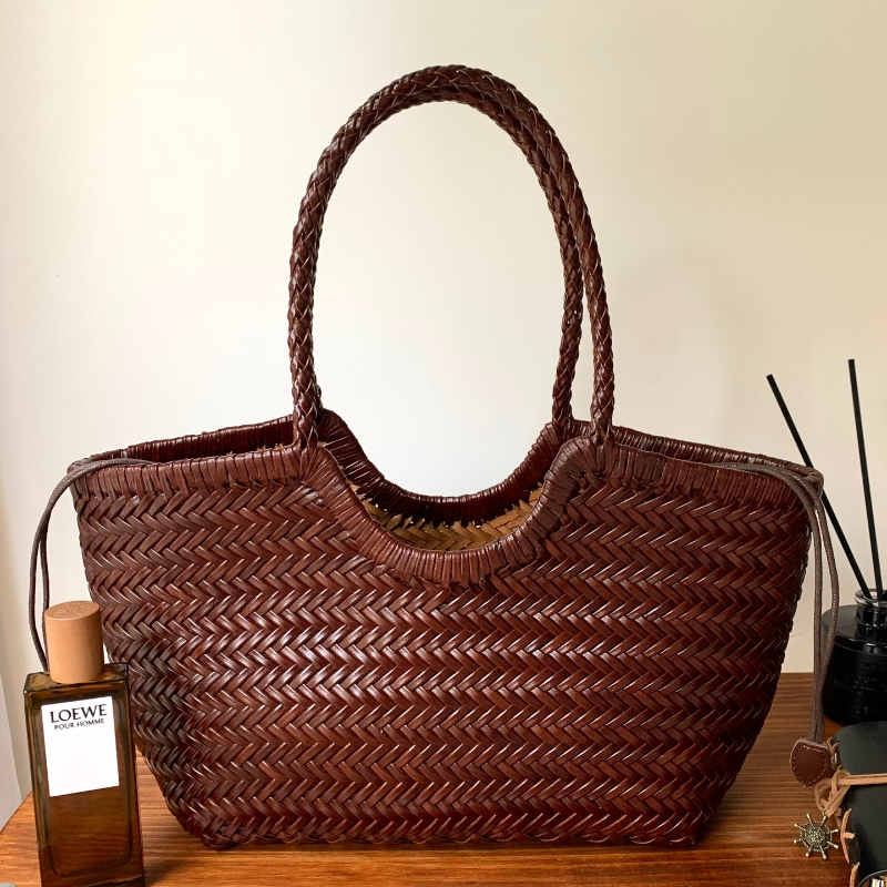 Nouveau sac à main d'été de luxe français, tissé à la main, en forme de panier, en cuir de vachette double couche avec poche intérieure