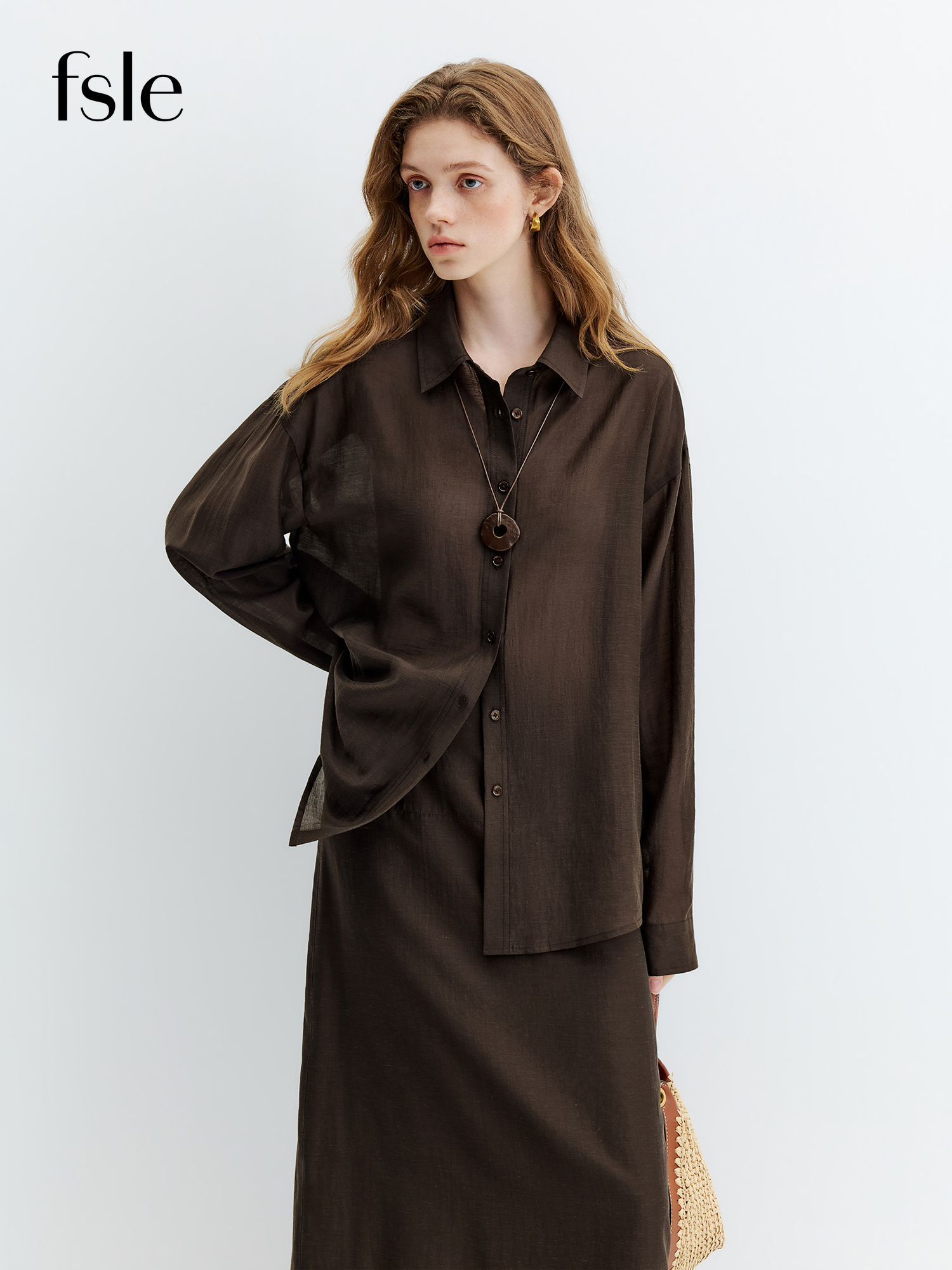 Conjunto Feminino FSLE 2026 de Verão: Camisa de Linho de Manga Longa e Saia Reta - Roupa Casual de Duas Peças para Dias Ensolarados e Uso Diário