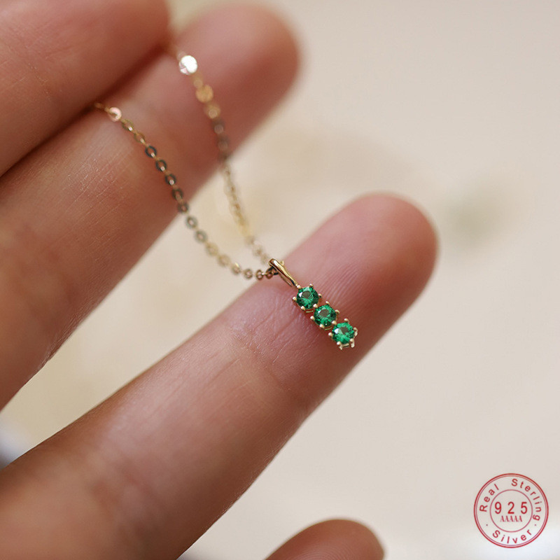 Collana in argento sterling 925 placcato oro 14k per donna Retro verde tre zirconi Mini catena clavicola squisito regalo di gioielli per feste
