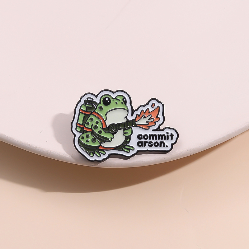 Kreativer Frosch-Feuerlöscher-Emaille-Pin: Tierbrosche für Rucksack und Revers – Geschenk für Kinder und Freunde