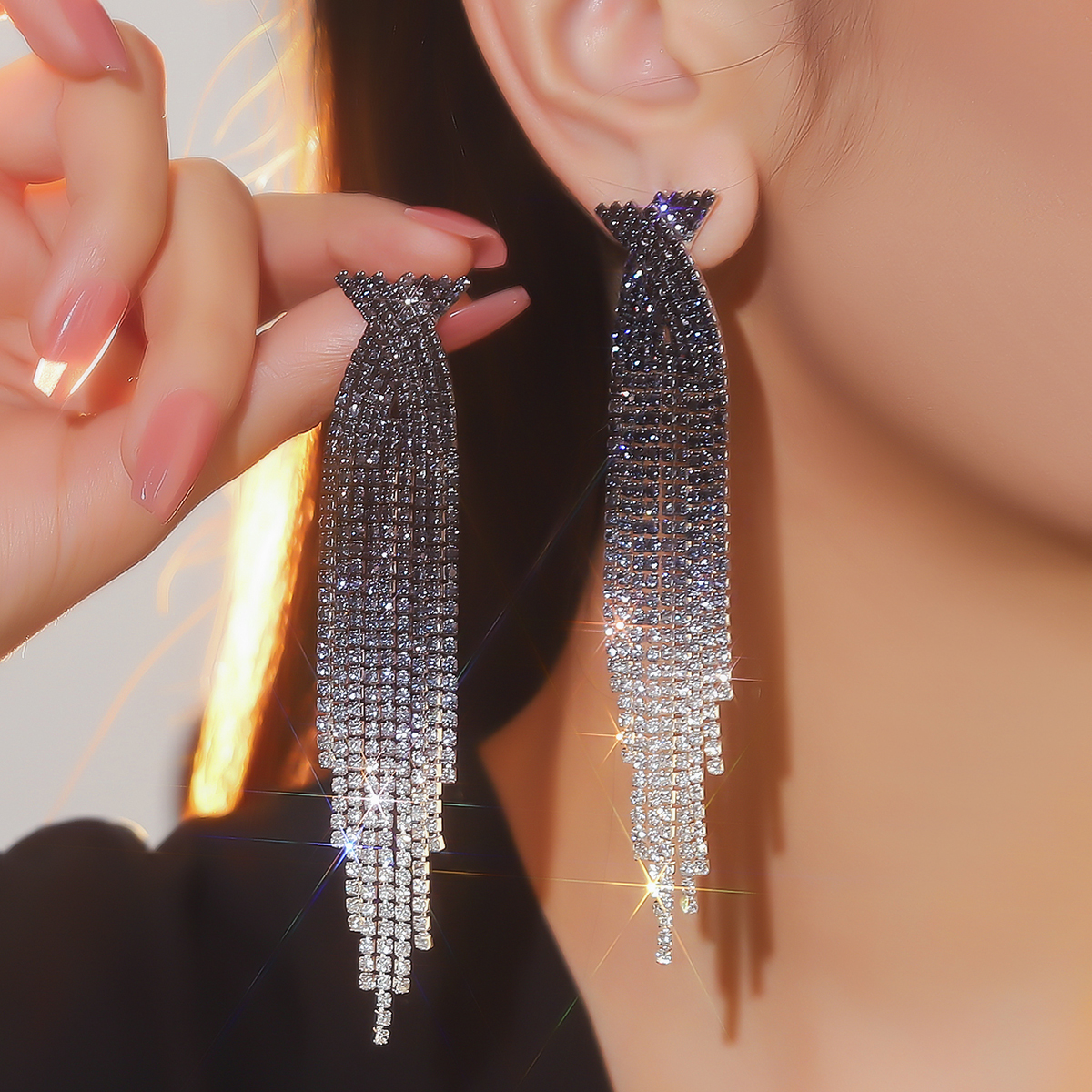 ใหม่หรูหราสีฟ้าสีสันยาวพู่ต่างหูสําหรับเจ้าสาว Dangle ต่างหู Rhinestone ต่างหูงานแต่งงาน