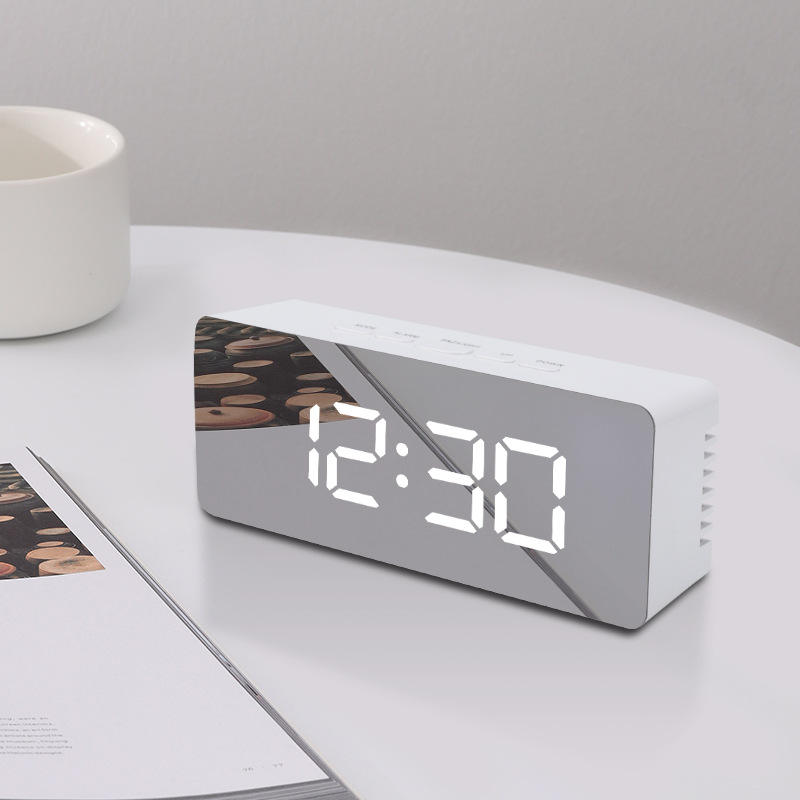 Reloj despertador digital Reloj de escritorio electrónico LED con temperatura para dormitorio, hogar, oficina, adolescentes y niños
