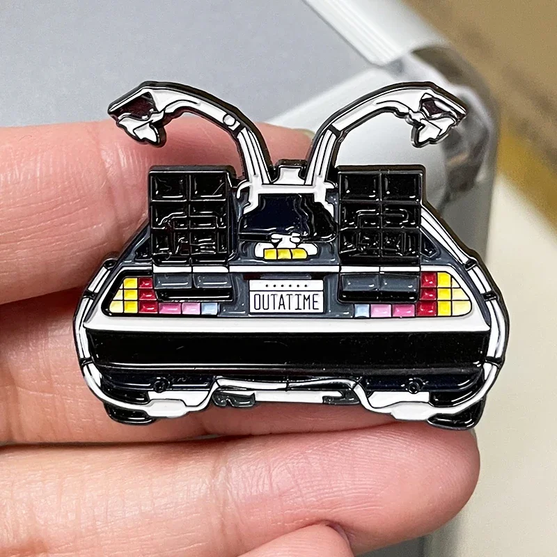 ZY McFly bros mobil DeLorean outattime, Bros mobil waktu bepergian Pin Enamel film Retro 80s kembali ke masa depan