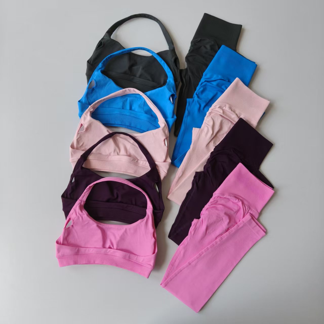 Hornet sin costuras parte de atrás bonita, Top corto, sujetador de cintura alta, mallas deportivas de melocotón, traje de entrenamiento de Yoga, correr, Fitness, gimnasio, conjunto para mujer