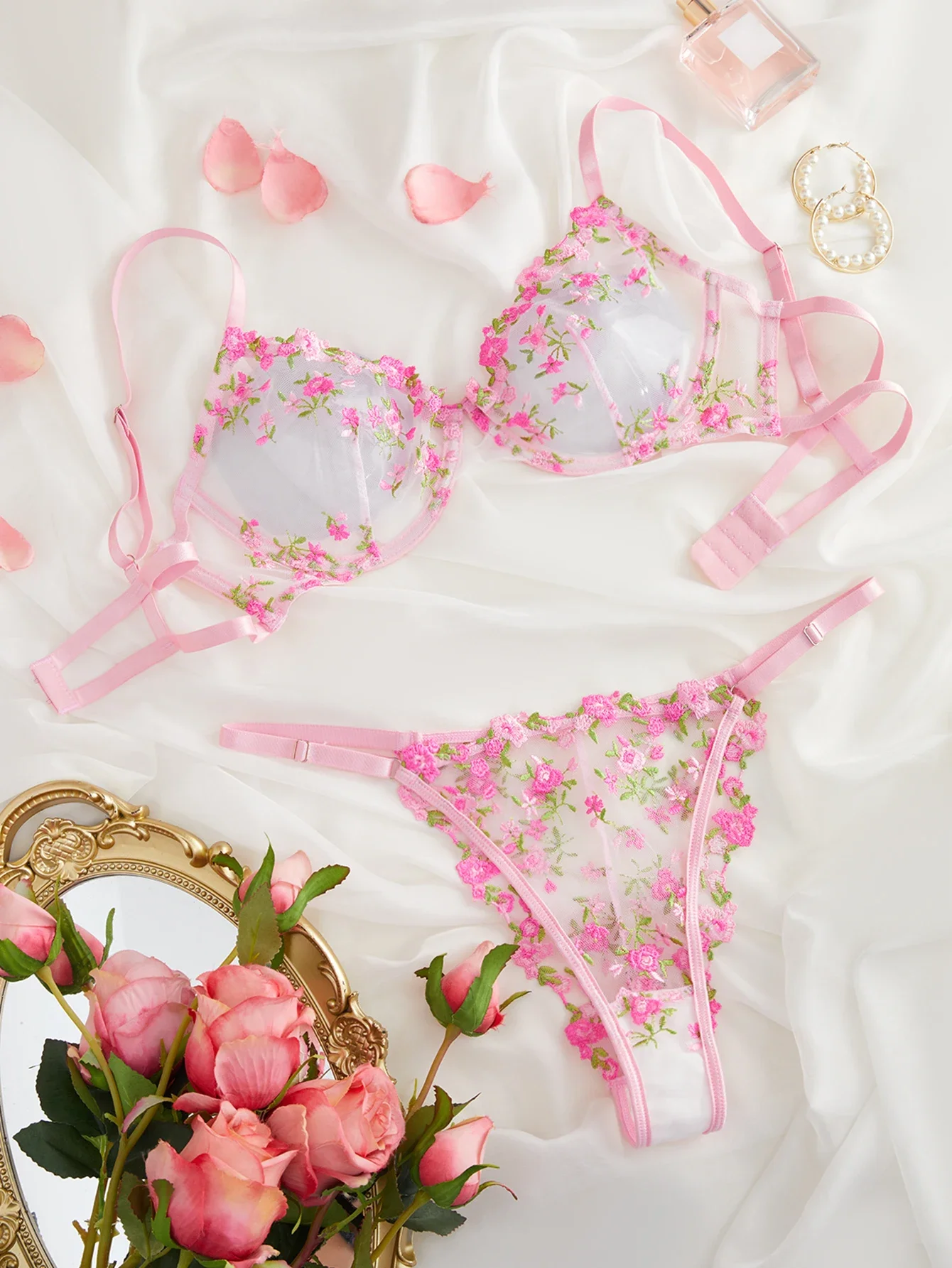 Lingerie féerique belle 2 pièces sous-vêtements dentelle transparente ensembles exotiques voir à travers délicate Bilizna Sexy fantaisie intime 2024
