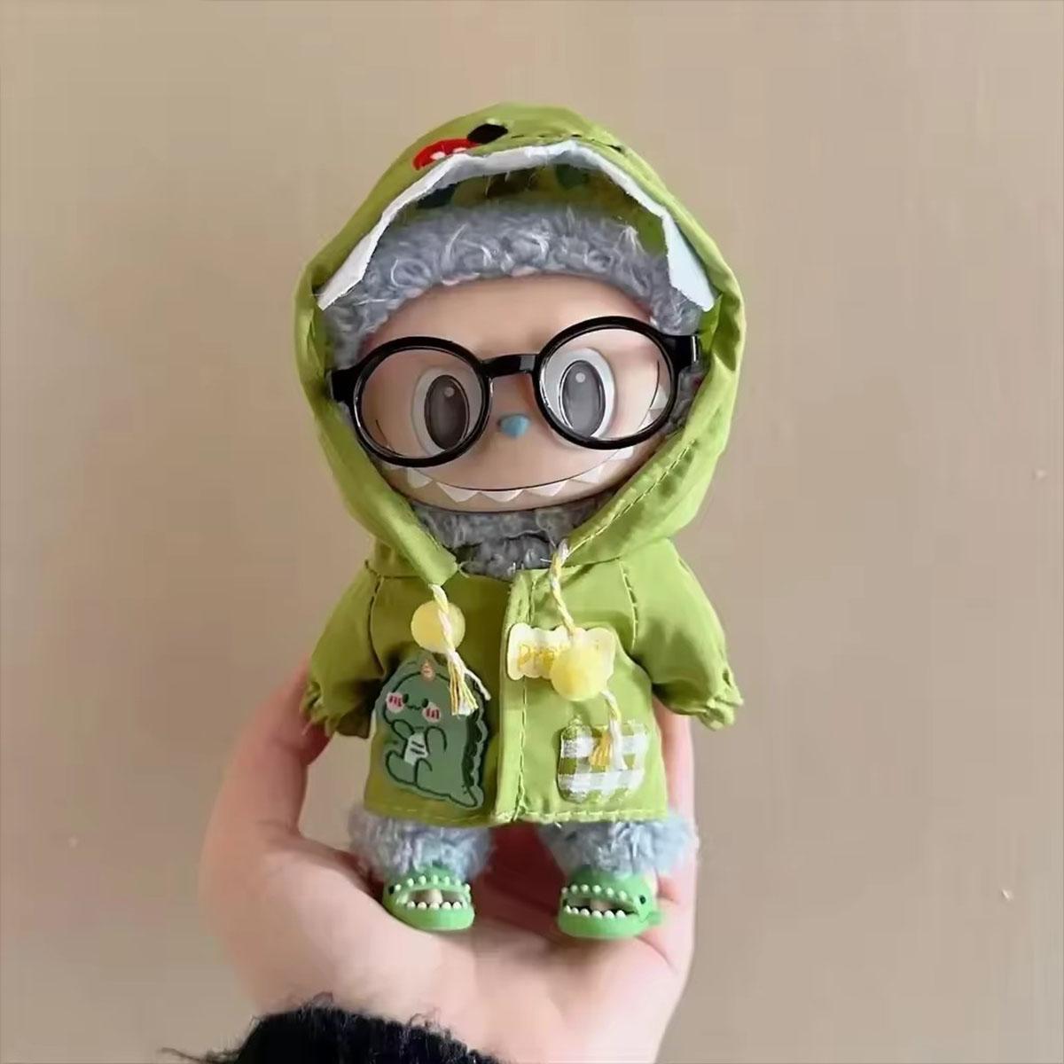 Mini roupas de boneca de pelúcia acessórios de roupa conjunto de capa de chuva de dinossauro para labubu idol v1 v2 roupas de boneca presente