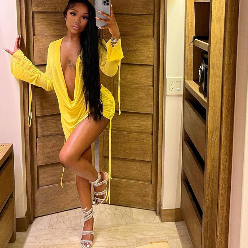 Set di due pezzi trasparenti in rete sexy Gonne da donna Party Club Abiti estivi Abbigliamento da spiaggia Set di top a maniche lunghe e minigonna