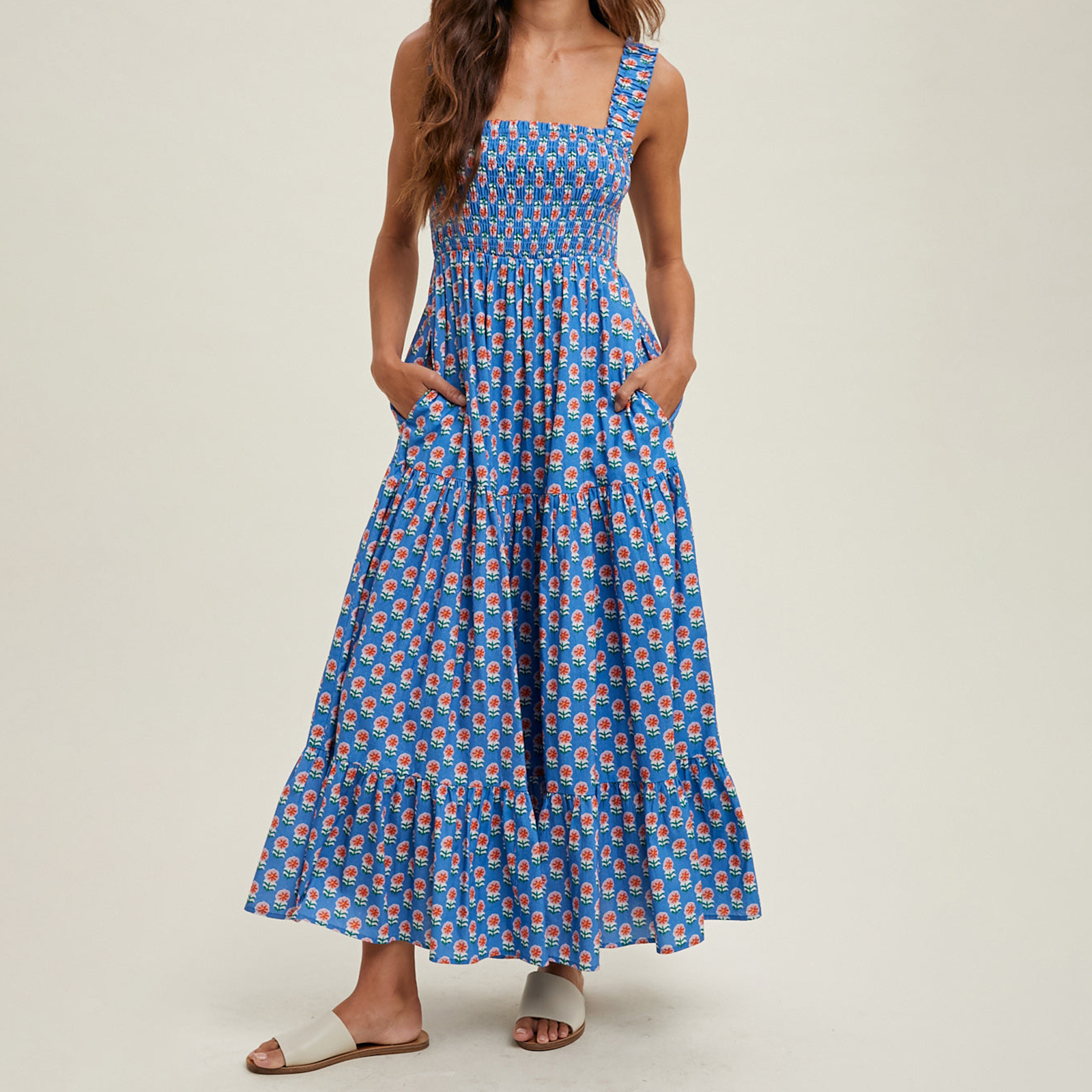 Robe d'été bohème à imprimé Floral pour femmes, smockée, col carré, sans manches, dos nu, ligne a, longue robe à volants à plusieurs niveaux avec poches