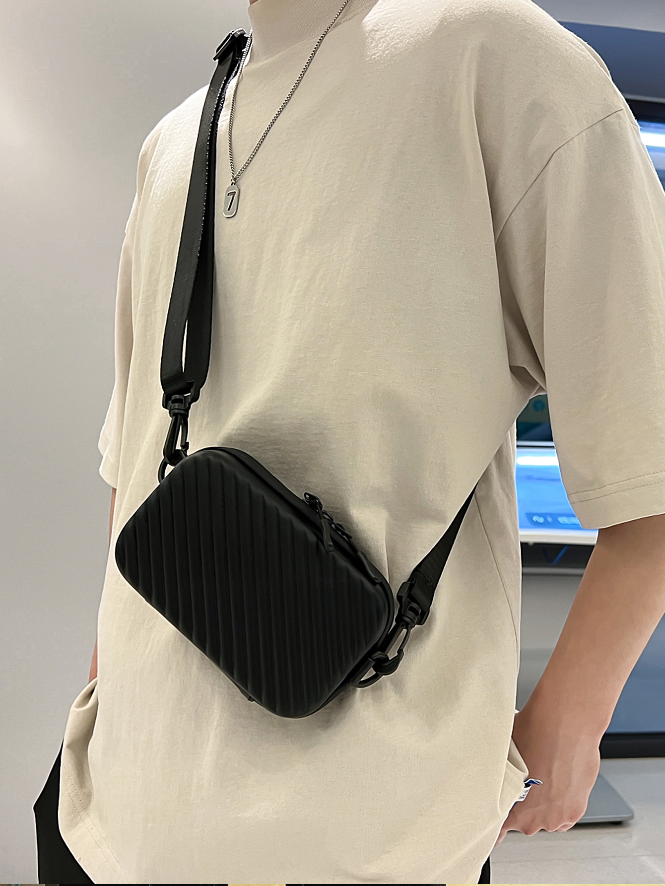 Einfache, leichte Box-Tasche, Unisex, trendige, diagonal gestreifte Umhängetasche, weiches PU-Leder, gepresste Schale, Herren-Umhängetasche
