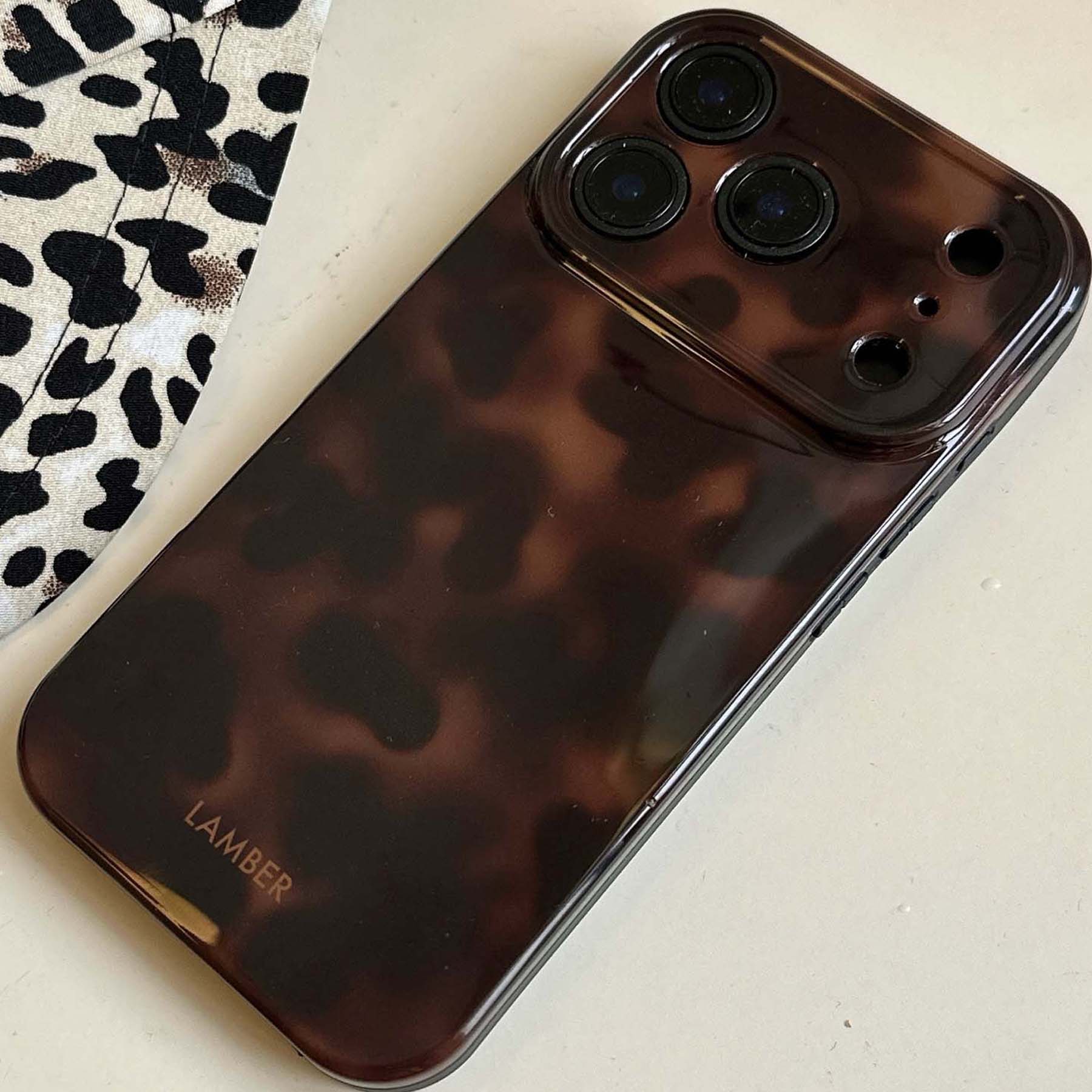 Противоударный чехол-накладка Amber для iPhone 16, 17 Pro Max, 13, 14, 15 Pro Max (стиль INS)