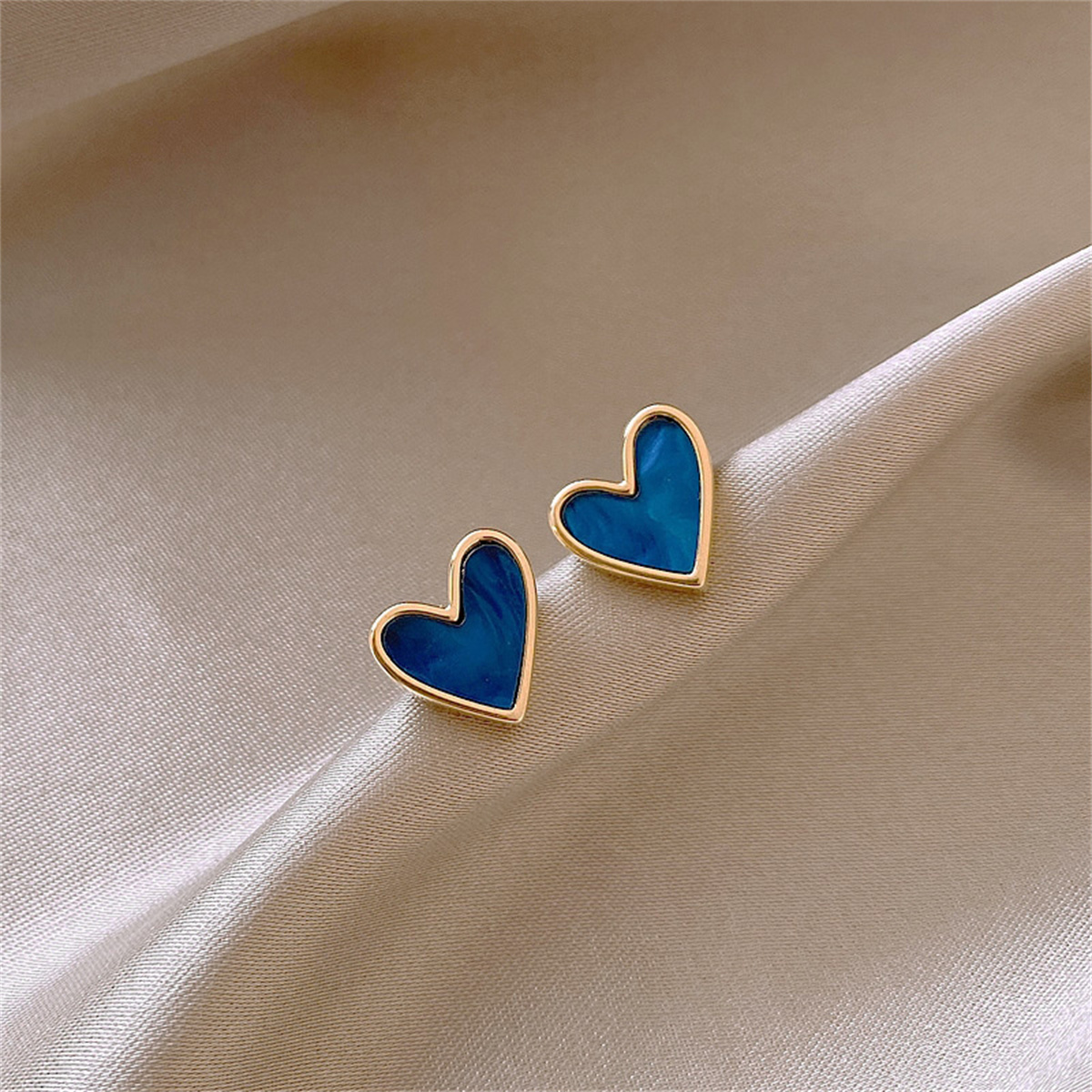 Nuevos pendientes coreanos dulces y bonitos con forma de corazón para mujer y niña, pendientes geométricos estéticos de esmalte azul a la moda, regalo de joyería minimalista