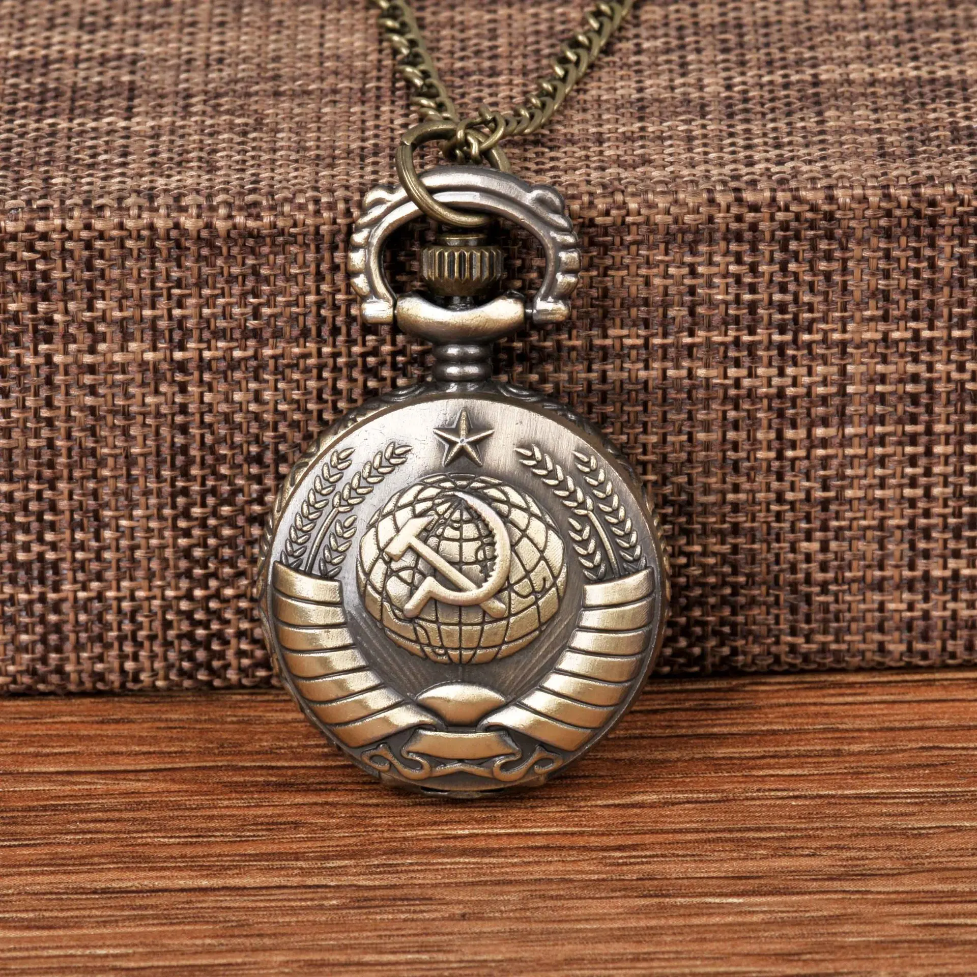 Distintivi sovietici vintage dell'URSS Falce Hammer Orologio da tasca Collana Ciondolo in bronzo Orologio a catena Emblema di moda Donna Uomo Regalo