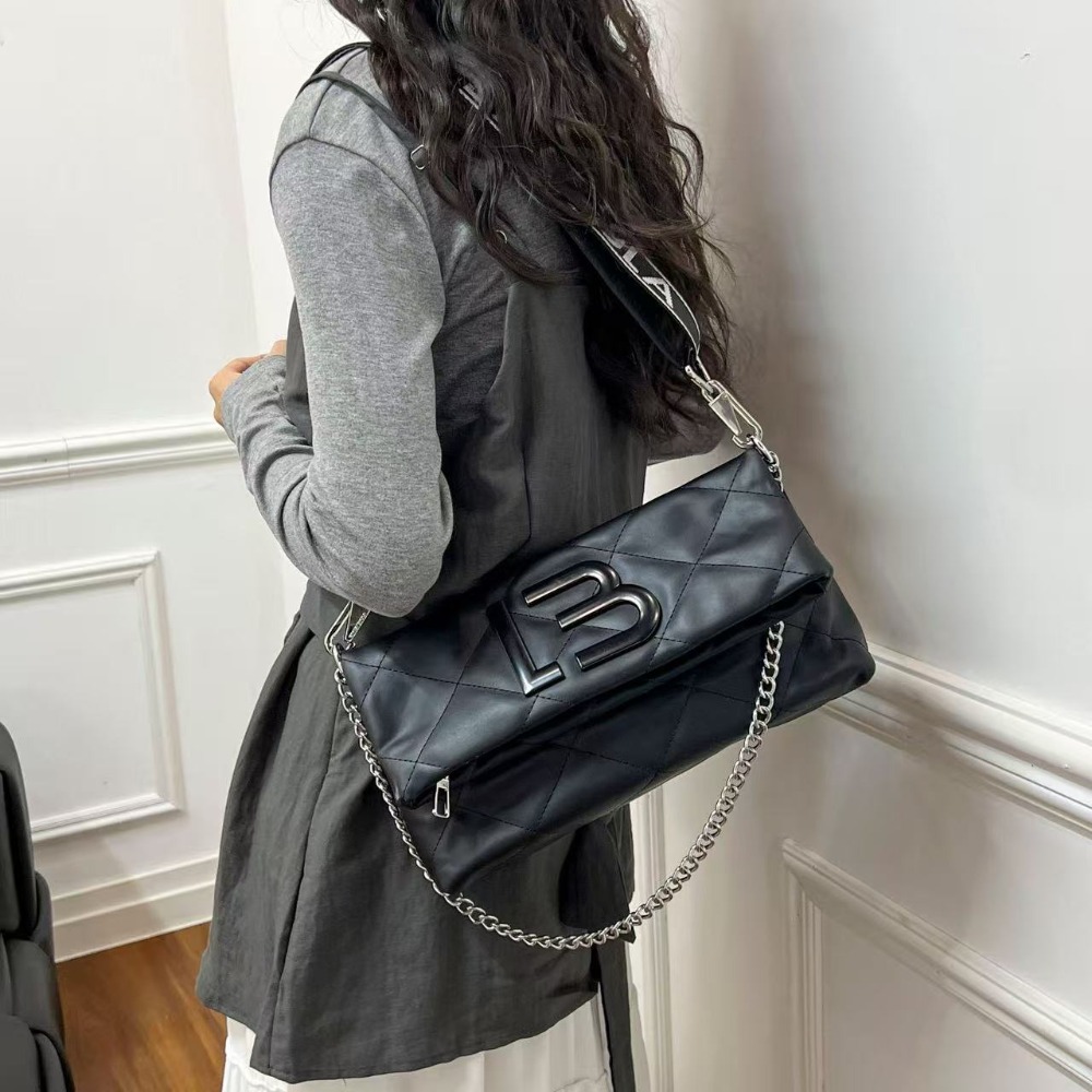Borsa a tracolla da donna di lusso alla moda, versatile, a spalla singola, grande capacità, piccola borsa quadrata, nuova collezione Primavera 2026