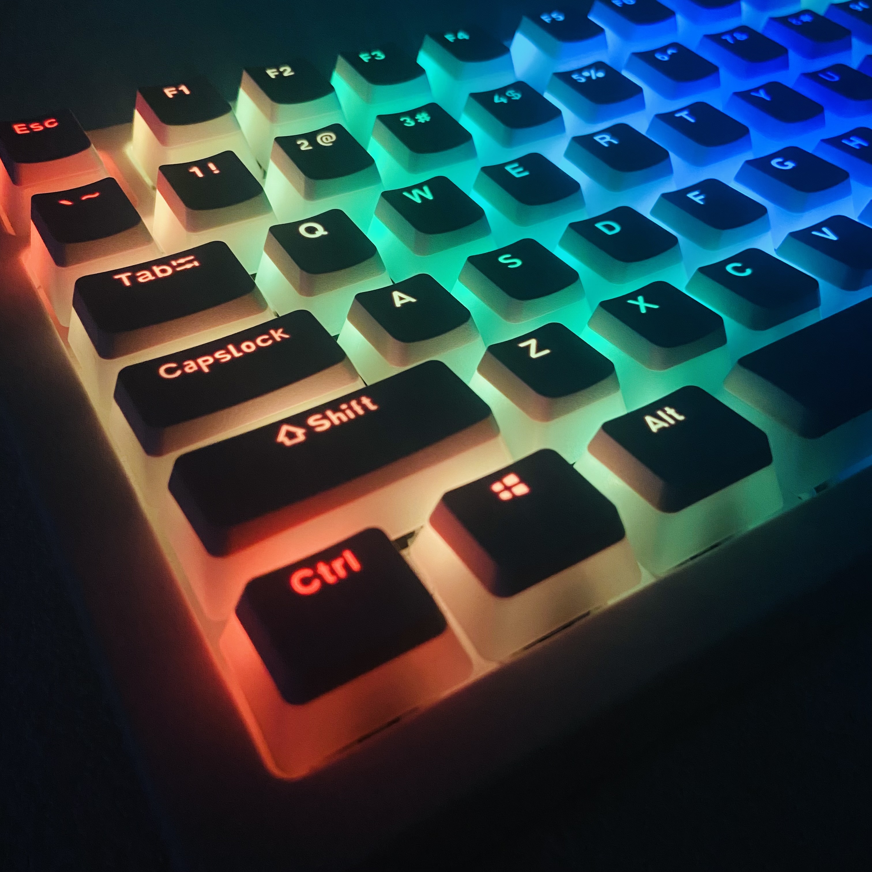 Pudding-Tastenkappen Transparente OEM PBT-Tastenkappen für Gaming-Tastaturen Benutzerdefinierte Mechanische Tastatur 68 75 80 95 108