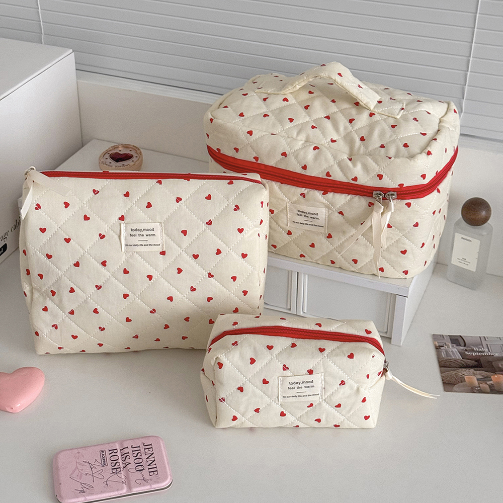 Bolsa de maquillaje acolchada con corazón Ins para mujer, bolsa de almacenamiento de cosméticos y artículos de tocador de gran capacidad, bolsa de maquillaje con cremallera para mujer