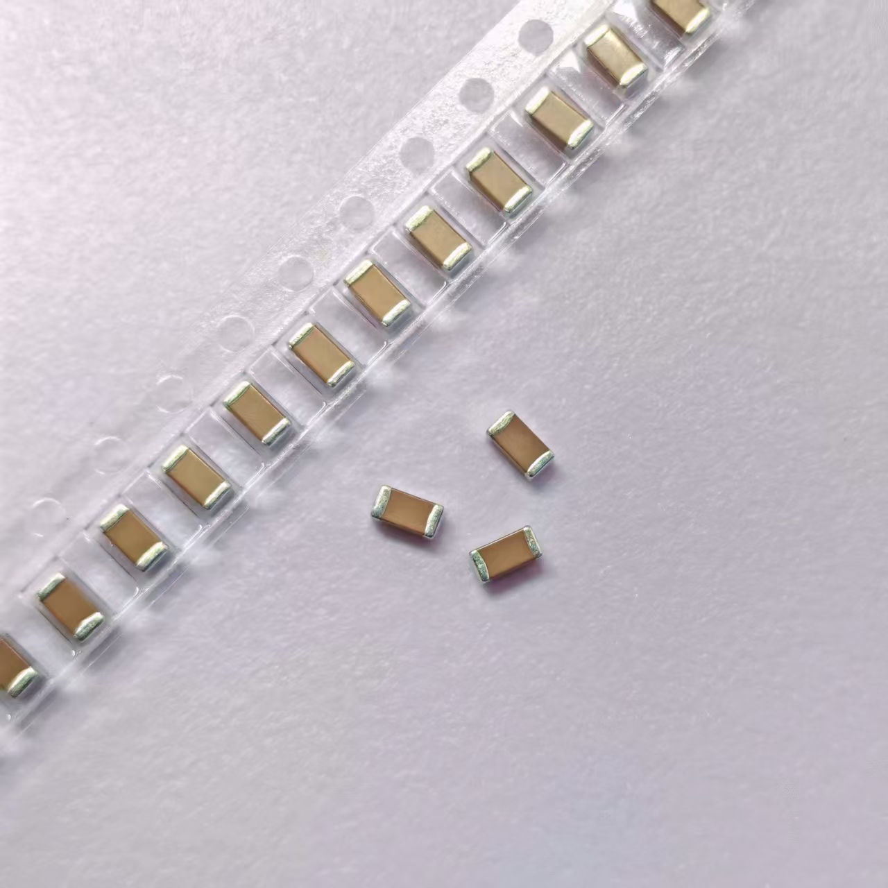 50 Stück/100 Stück SMD Keramikkondensatoren 0201 0402 0603 0805 1206 1uF 2,2uF 3,3 4,7uF 10uF 22uF 47uF 6,3V 10V 16V 25V 50V 100V X5RX7R
