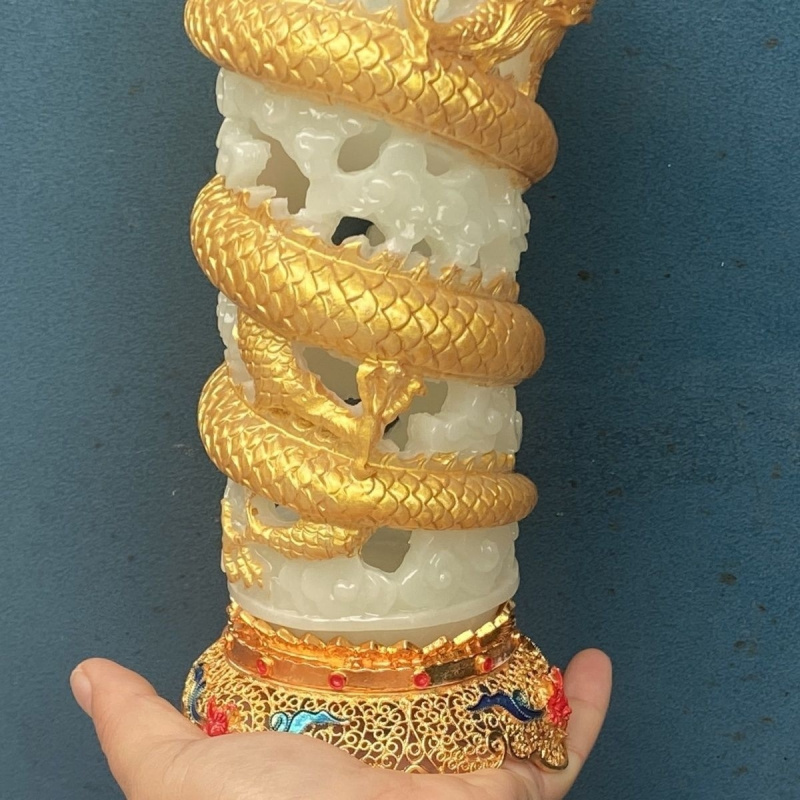 Treasure Collection Natural Luminous Stone Hollow Carved Gold-painted Dragon Pen Holder Ornament,In perfect condition。