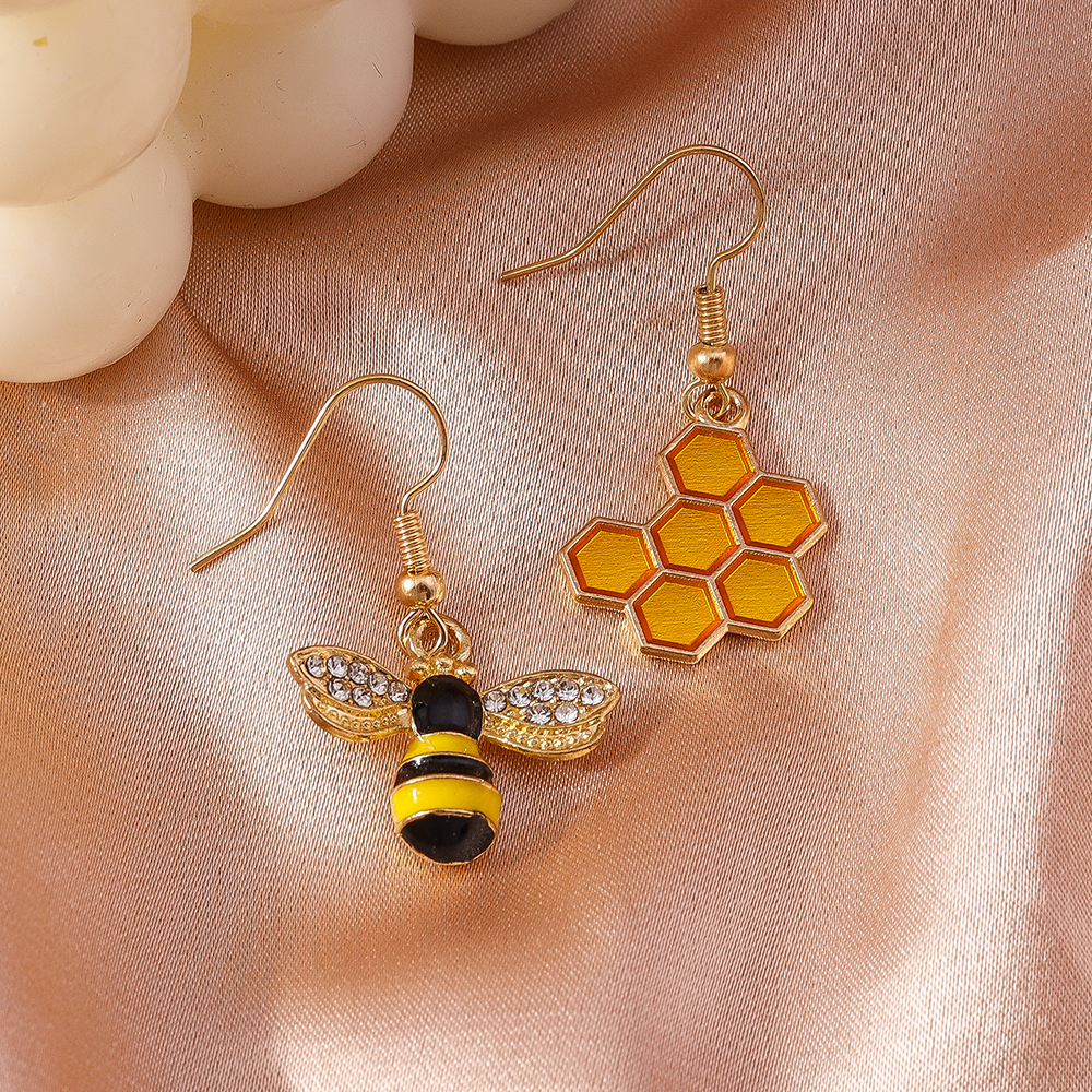 Aihua Lindos Pendientes de Abeja Amarilla Esmaltados para Mujer, Sencillos, de Moda Casual, con Colgante de Panal de Abeja