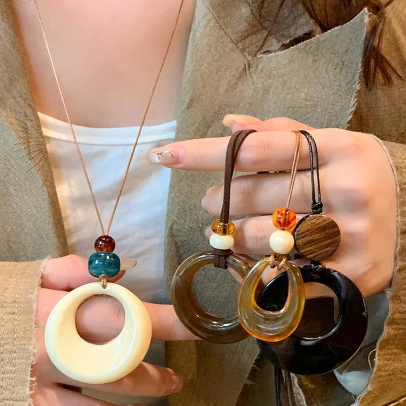 Collier avec pendentif goutte d'eau creuse noire pour femmes, ras du cou en corde en cuir réglable, bijoux de fête Y2K