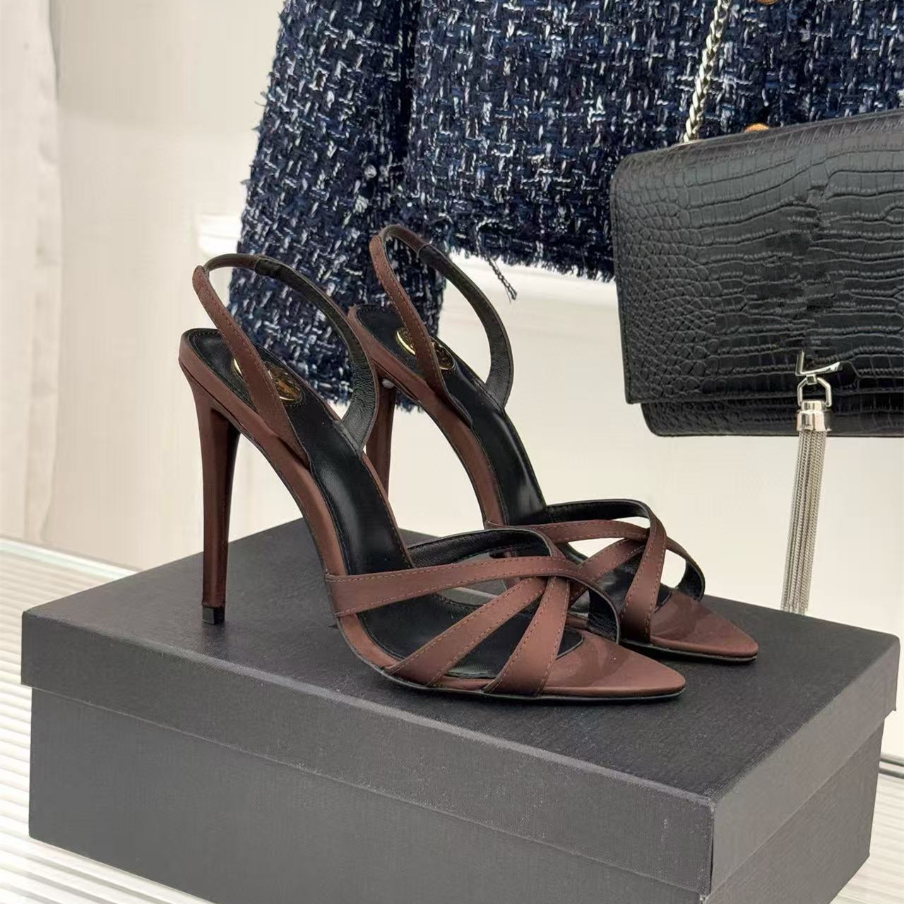 Damessandalen met hoge hak, spitse neus, gekruiste bandjes, stiletto slingback hakken, elegante open teen, feest- en clubkleding, nette schoenen