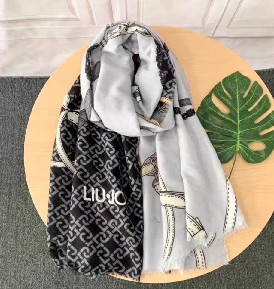 Foreign trade original single Italian new print light luxury fashion thick brushed shawl long scarf