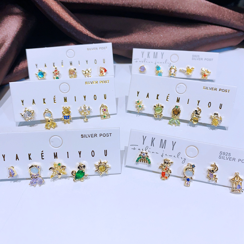 MIGGA 5-teiliges Feen-Ohrstecker-Set mit niedlichen kleinen Prinzessinnen für Damen und Mädchen, goldfarbener kubischer Zirkon-Schmuck