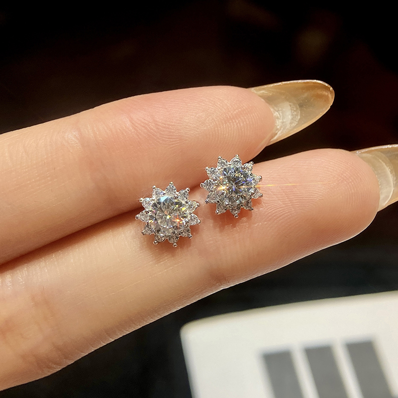 DiamondWorld Funkelnde 0,5 CT Moissanit-Diamant-Halo-Sonnenblumen-Ohrstecker für Damen, 925er Sterlingsilber, Party-Edelschmuck