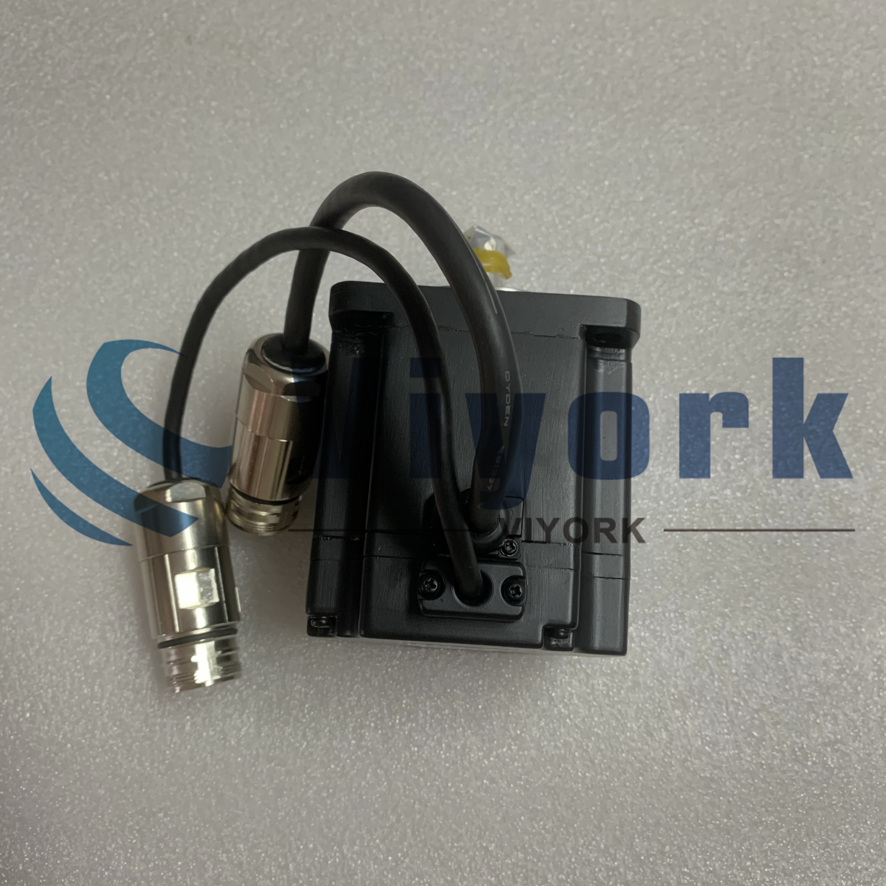 SGMPH-04AAE41D AC SERVO MOTOR CUBE TYPE 0.4 KW 230 VAC NEW