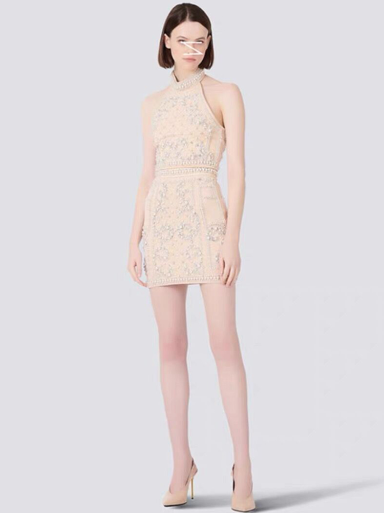 Completo da Donna di Alta Moda 2026: Top Halter e Gonna con Perline Stupende, Collezione Runway Designer