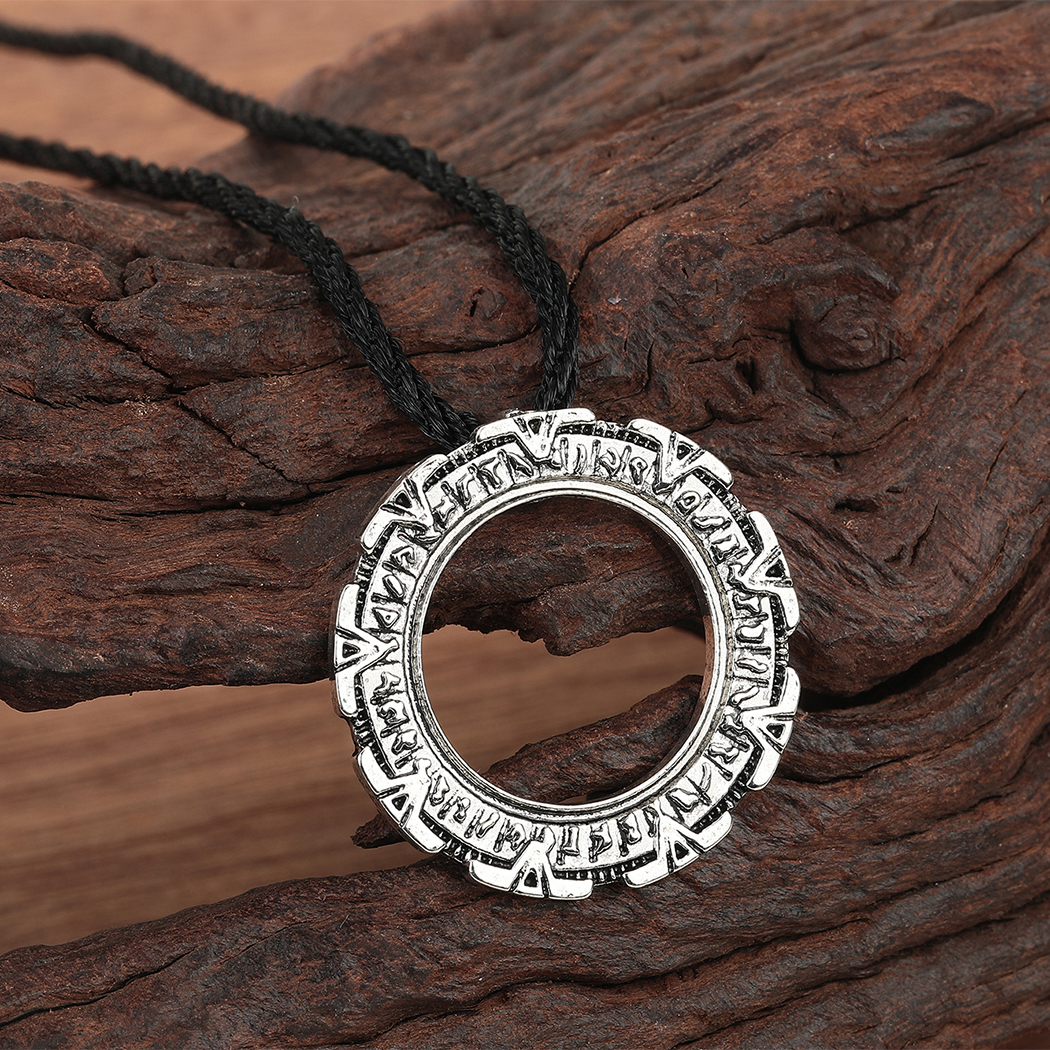 Gioielli con ciondolo in acciaio inossidabile Stargate in metallo con collana a catena da uomo, design rotondo, collana hip-hop nera mistica, regalo di gioielli
