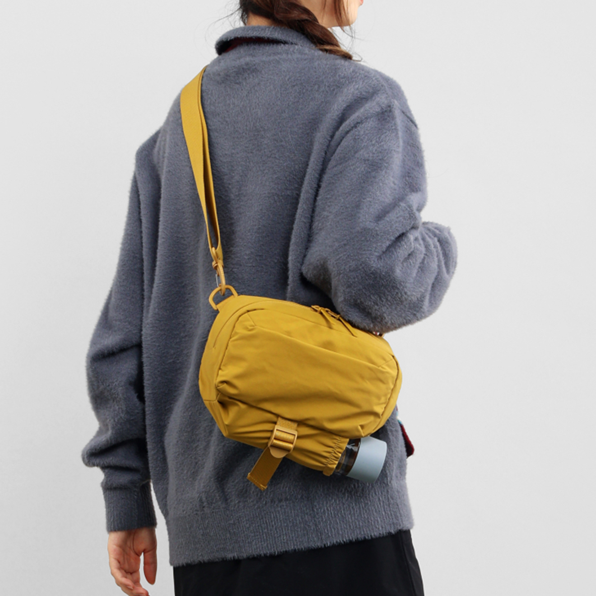 Borsa per bottiglia d'acqua indossabile a tracolla, adatta per viaggi e escursioni all'aperto, portaombrello portatile e custodia per bottiglia d'acqua, borsa per cellulare monospalla di grande capacità