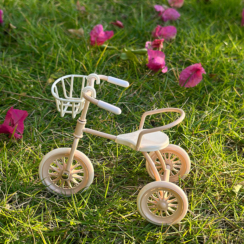 Miniaturowy żelazny rower trójkołowy — realistyczny rower na zewnątrz, akcesorium BJD/OB11, prezent na Boże Narodzenie, Święto Dziękczynienia, ukończenie szkoły, dekoracja domu