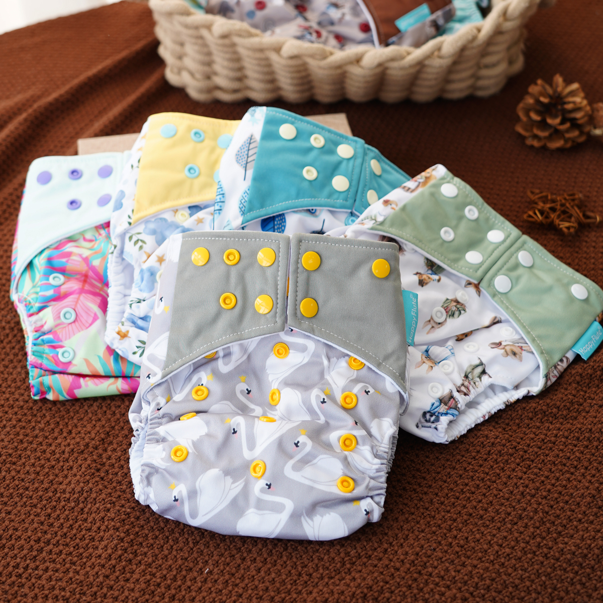 HappyFlute 1Pc Fralda de bebê interna de pano de camurça com estampa aleatória à prova d'água e reutilizável Fralda de pano com reforço duplo