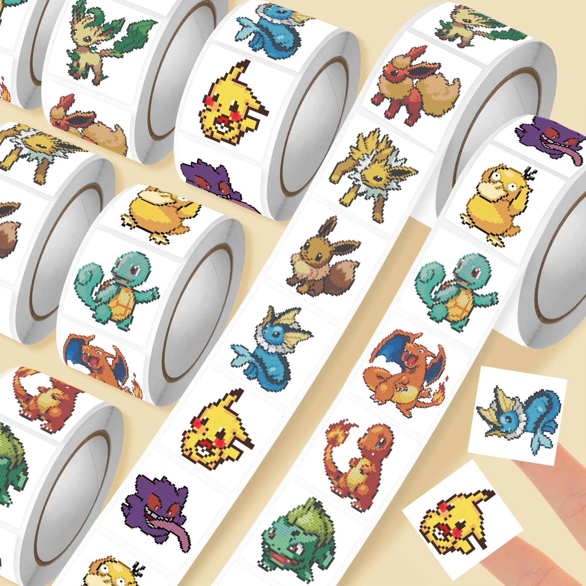 500 sztuk/rolka Urocze Pikselowe Pokemon Pikachu Kreskówkowe Anime Naklejki do Zamykania DIY Naklejki na Laptopa Dekoracja Stiker Nagroda Prezent Zabawki
