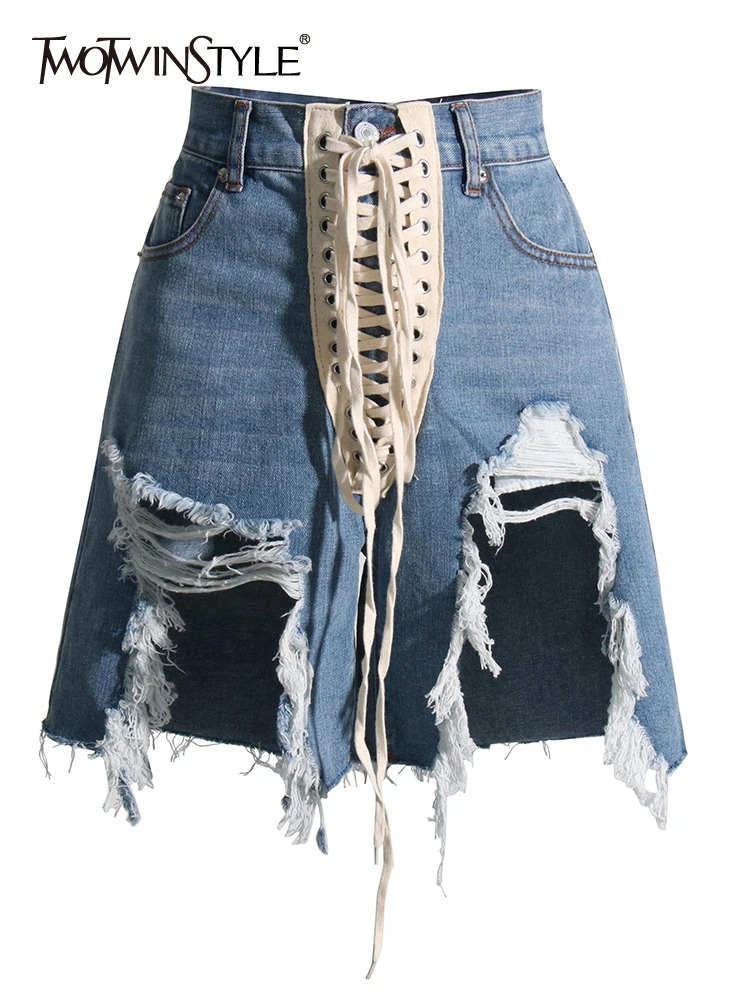 TWOTWINSTYLE Patchwork wstążki spodenki jeansowe dla kobiet wysokiej talii drążą casualowe w stylu Streetwear krótkie spodnie kobieta moda 2022