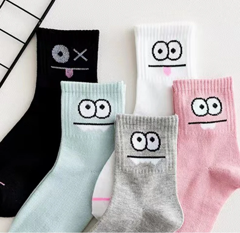 5 paires de chaussettes imprimées Expression mignonnes – Chaussettes confortables et amusantes mi-mollet, chaussettes décontractées riches en coton pour femmes assorties avec tout
