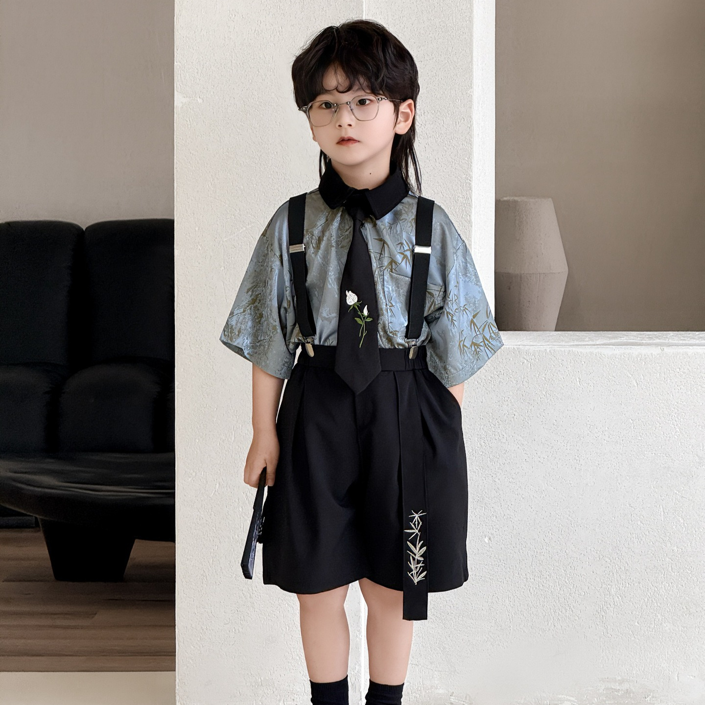 Jongensset 2026 Lente/zomer Nieuwe kinderkleding Babyjongens Fijne overhemd Strandshorts Borduurwerk Strik Driedelige set
