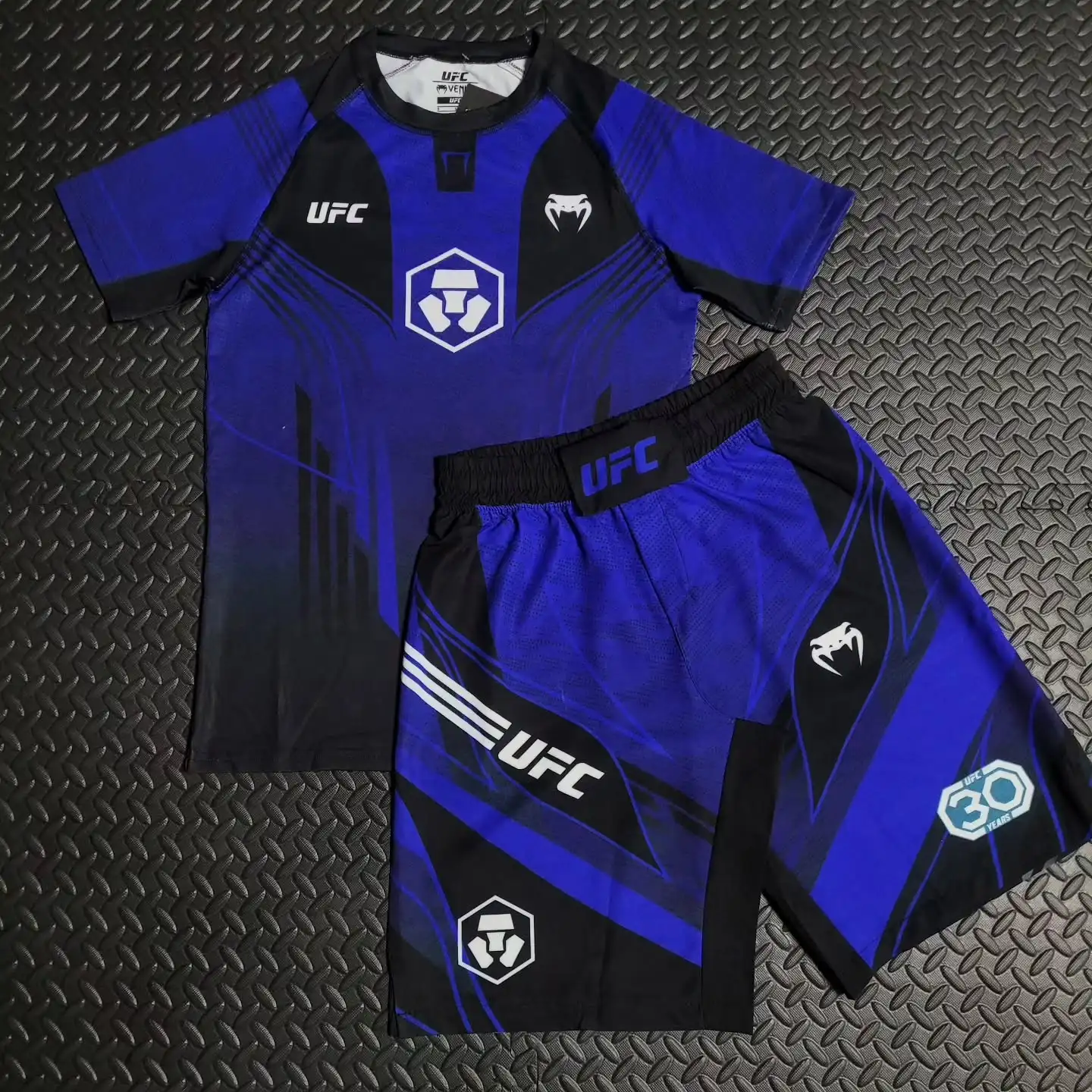 Conjunto de treinamento de boxe UFC autêntico, regata de manga curta com shorts respiráveis de secagem rápida para homens e mulheres, combate esportivo Ni