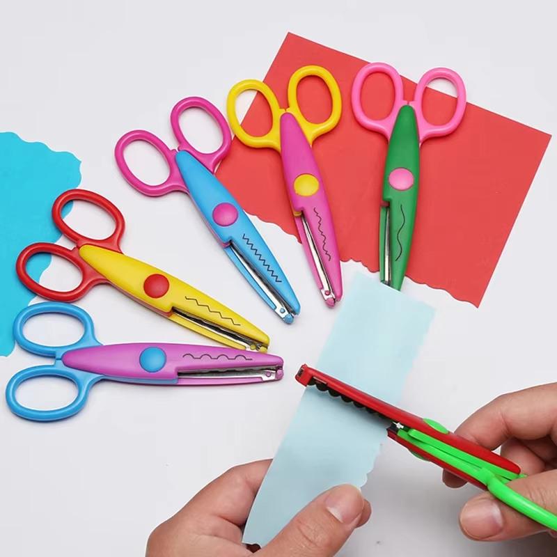 Tijeras con diseño ondulado, cortador de papel, herramientas artesanales para manualidades, tijeras para fotos y tarjetas Kawaii, 1 unidad, regalos para niños, suministros de oficina, 6 uds.