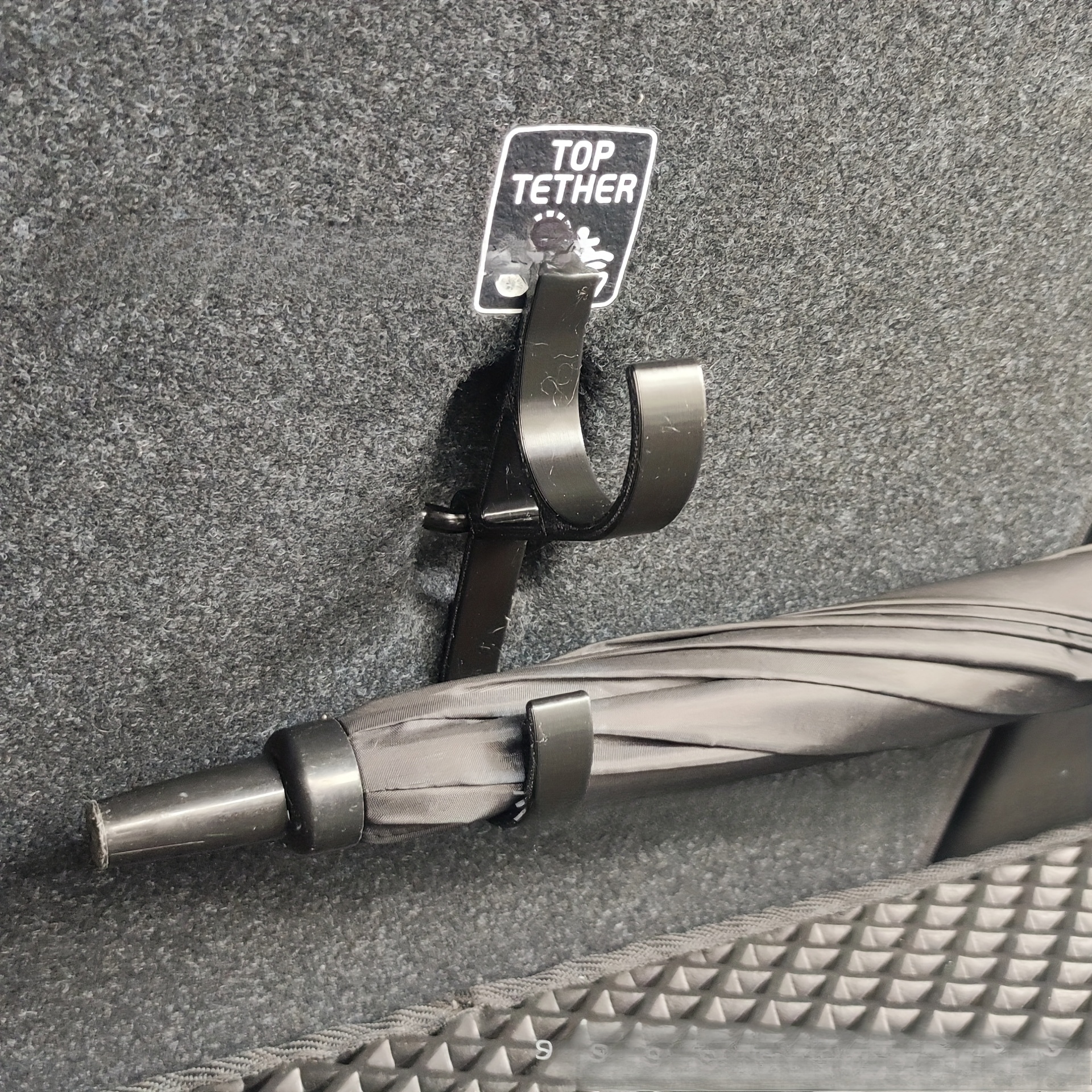 Zwei Auto-Schirmhaken – Kofferraumhaken, geeignet für Limousinen und SUVs ohne Bohreninstallation, multifunktionales Aufbewahrungsregal auf der Rückseite
