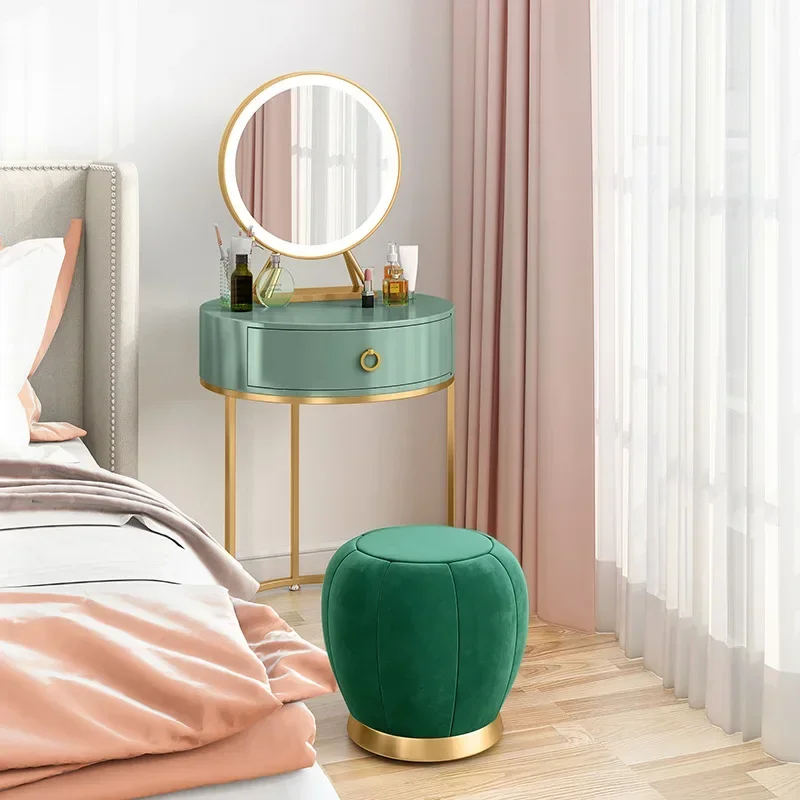 Luxe kaptafel Scandinavische slaapkamer Eenvoudige kleine ijdelheid Dressoirs Make-uptafels Spiegel Geavanceerd raam Commode Slaapkamermeubilair