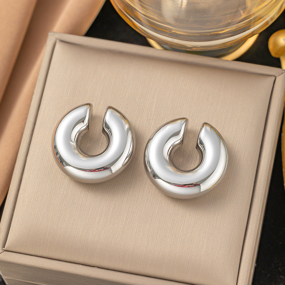 Pendientes anchos exagerados en forma de C, pendientes con Clip sin perforaciones, Color dorado y plateado, joyería suave, regalo de boda para niña