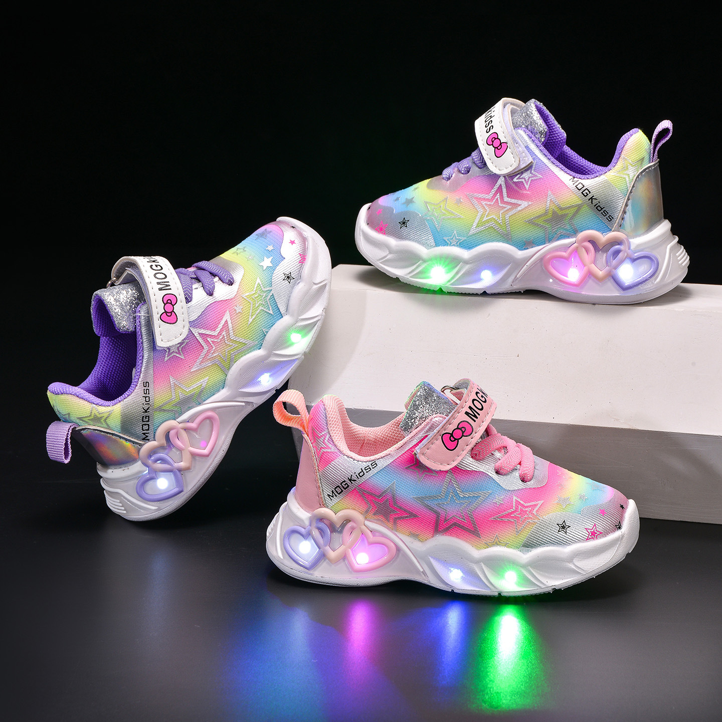 Jesienne Nowe Dziecięce Buty Sportowe Kolorowe Buty LED z Nadrukiem Gwiazd dla Dzieci Miękka Podeszwa Dziewczęce Trampki Casualowe 2-6 Lat