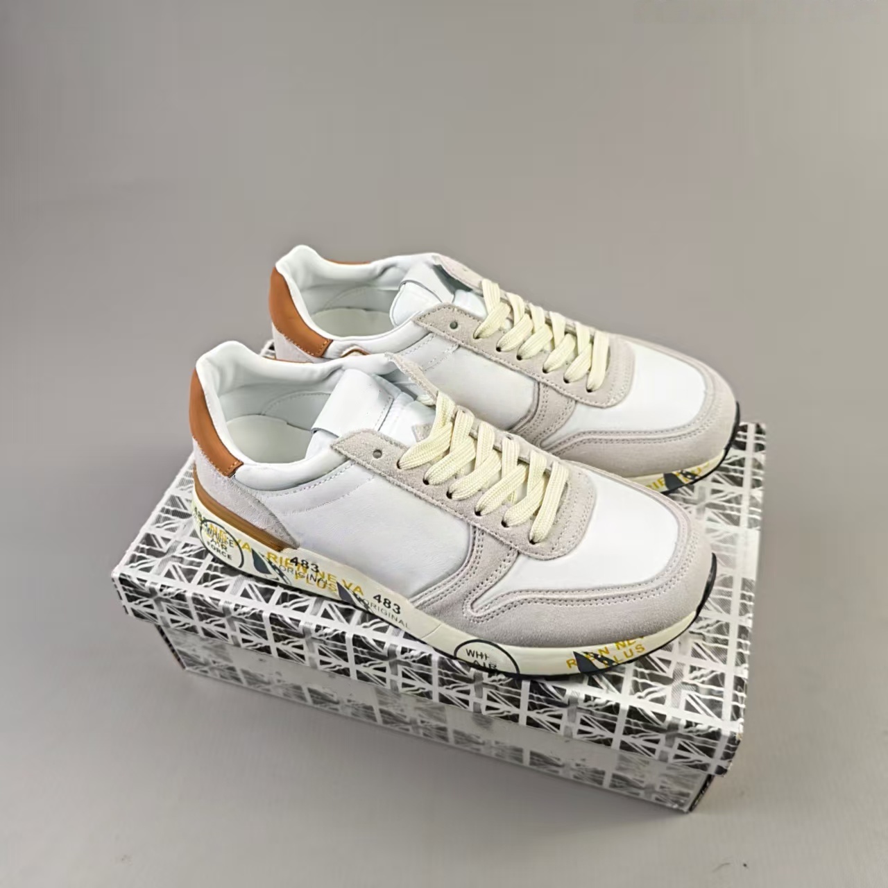 New 2026 Vintage Sneakers Color Sports Jogging Shoes Student Shoes Light luxury Breathable casual ‮seohS premiataeS