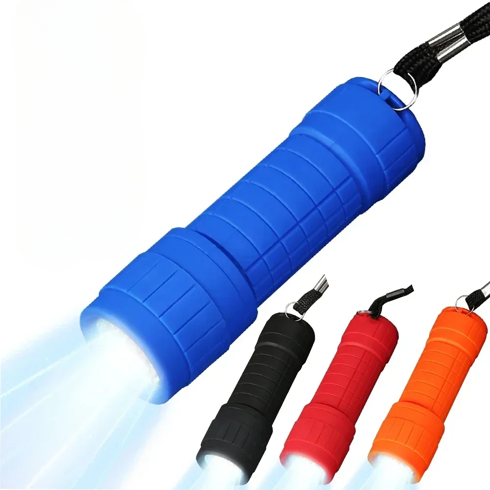 Tragbare Mini-Taschenlampe, neun XPE-Lampenperlen, starke Beleuchtung mit 3 Nr. 7 Batterien, fester Fokus, Taschen-Notfall-Taschenlampe fĂŒr den AuĂenbereich