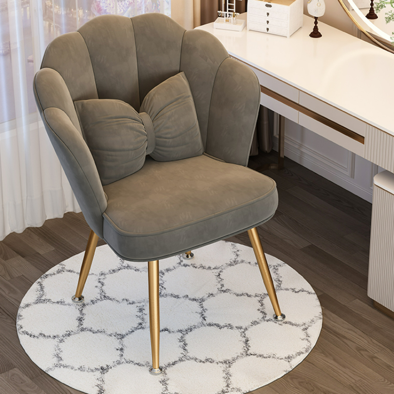 Taburete de maquillaje nórdico, silla sencilla y moderna, taburetes encantadores para dormitorio, tocador ligero de lujo para el hogar para niña