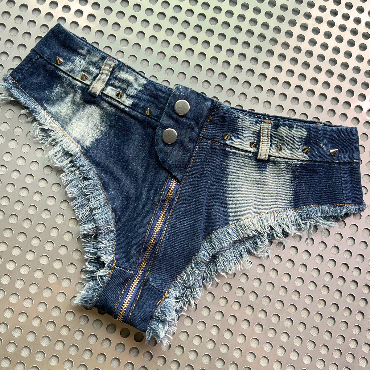 Nuovi Jeans Corti da Donna 2026 a Vita Ultra Bassa con Frange Sexy per Nightclub