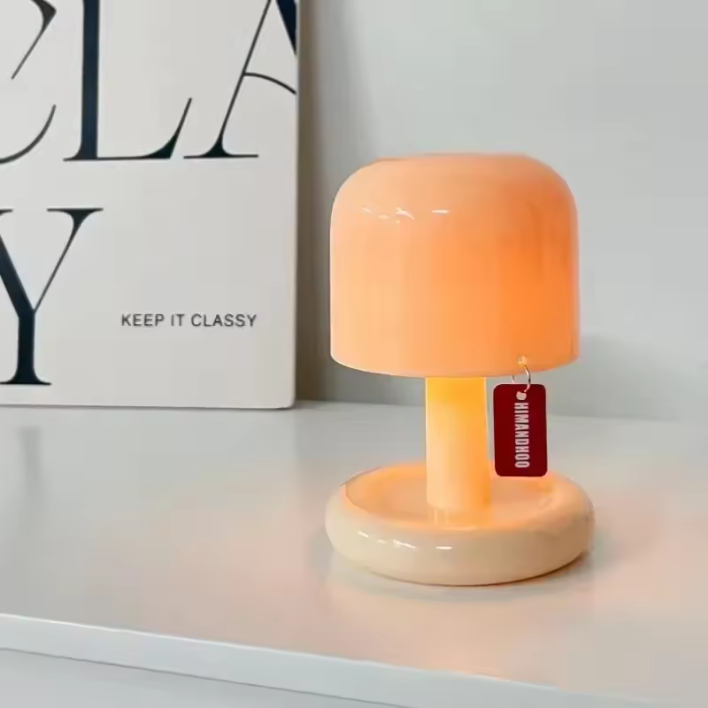 Mini lampe de nuit créative de style champignon, rechargeable par USB, pour la décoration de bar à café, de la maison et de la chambre à coucher
